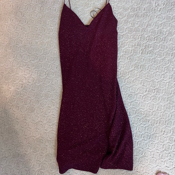 Maroon Sparkle Windsor Dress Size Small - Picture 3 of 3